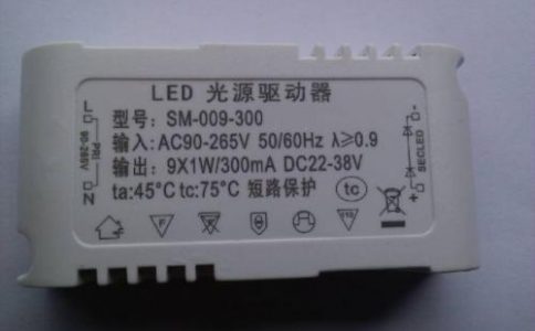 激光打標(biāo)機(jī)在電池行業(yè)的應(yīng)用使假冒偽劣電池?zé)o處可尋